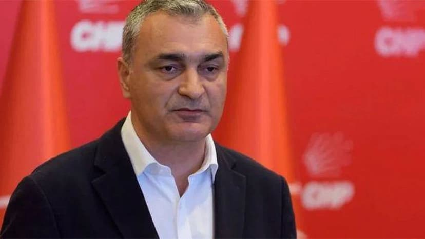 “Mutlak butlan” yönetimi sözcüsü Sarı’dan disiplin ve ihraç mesajları: “Tepki var ama köpürtülüyor, zamanla kırılacak”