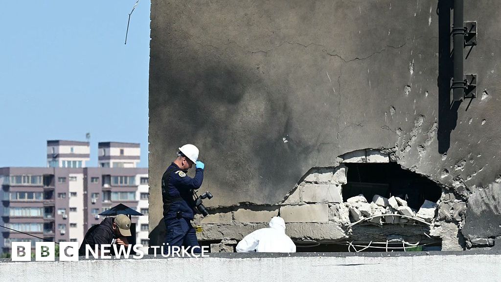 Romanya’da bir apartmana Rus İHA’sı isabet etti, NATO’dan kınama