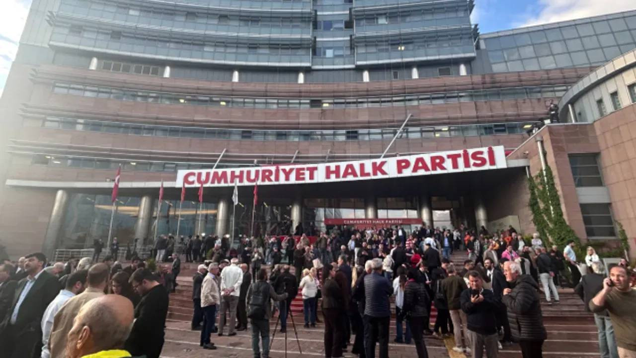 ‘Mutlak butlan’ kararı dünya basınını ayağa kaldırdı! “Türkiye demokrasisi için kritik eşik”