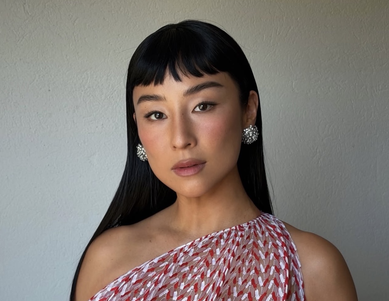 Greta Lee, Dior Haute Couture Işıltısıyla Büyülüyor: Çabasız Şıklığın En Rafine Hali