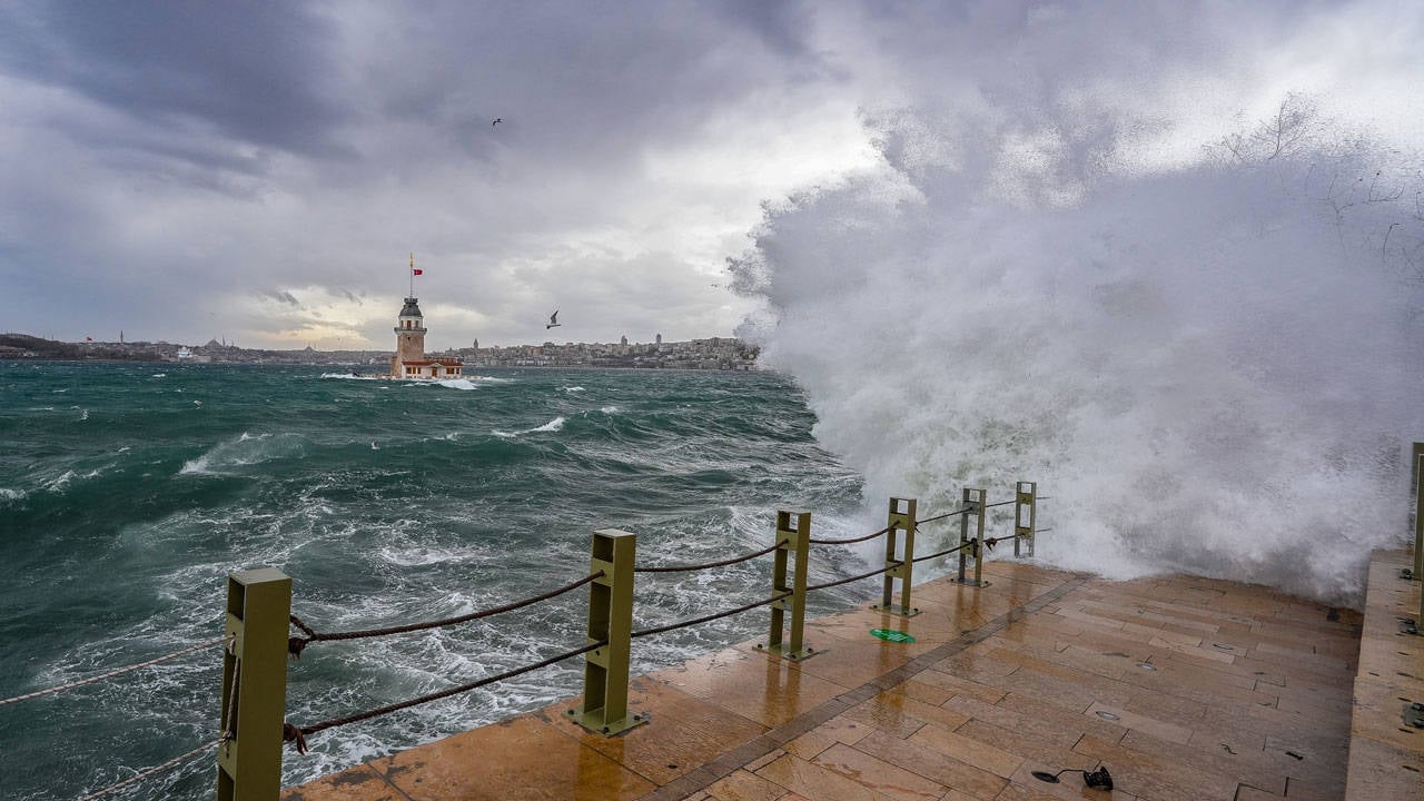 AKOM’dan İstanbul için fırtına uyarısı
