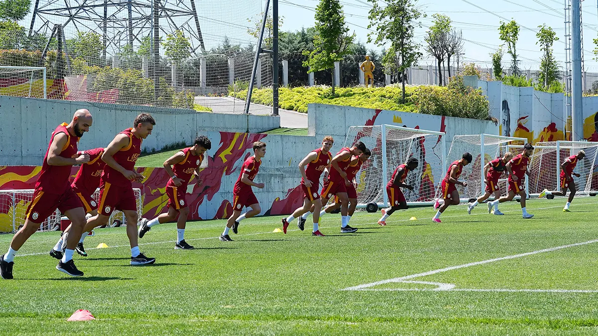 Galatasaray’a imzayı attı, sessiz sedasız antrenmanlara başladı
