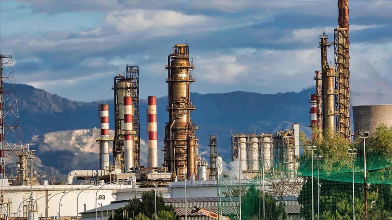 Petrolde beklenen oldu: 100 doları aştı